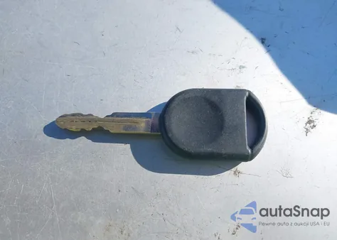 2010 Lincoln Town Car Signature Limited из США, поврежденный, VIN 2LNBL8CV4AX610956